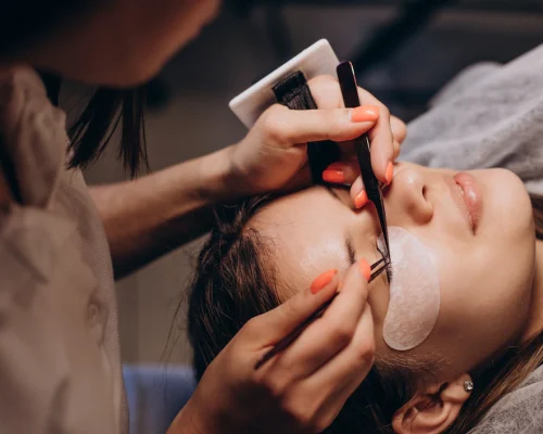 eye-lashes-keratin-procedure-salon_1303-27759 (1)